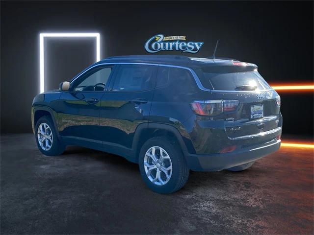 2024 Jeep Compass COMPASS LATITUDE 4X4