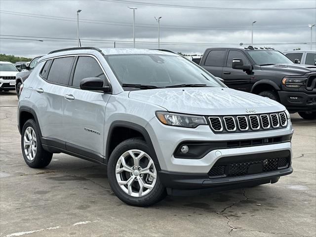 2024 Jeep Compass COMPASS LATITUDE 4X4