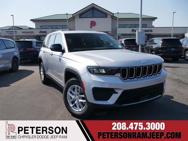 2024 Jeep Grand Cherokee GRAND CHEROKEE LAREDO X 4X4