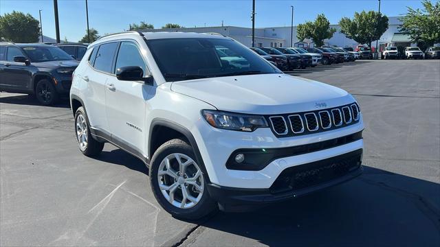 2024 Jeep Compass COMPASS LATITUDE 4X4