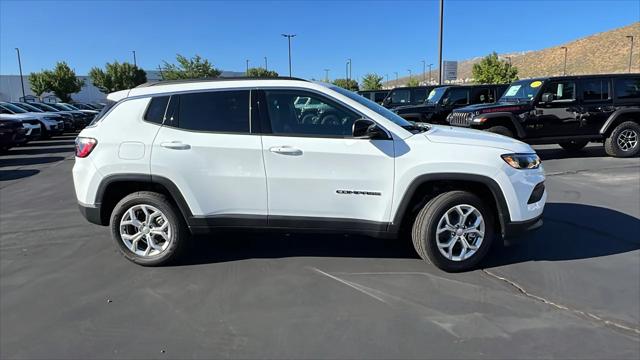 2024 Jeep Compass COMPASS LATITUDE 4X4