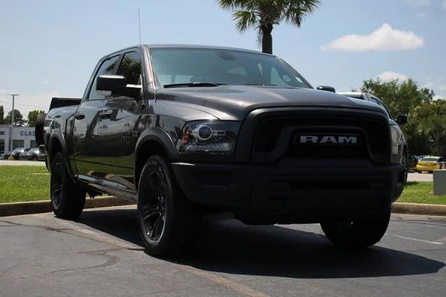 2024 RAM Ram 1500 Classic RAM 1500 CLASSIC WARLOCK CREW CAB 4X2 57 BOX