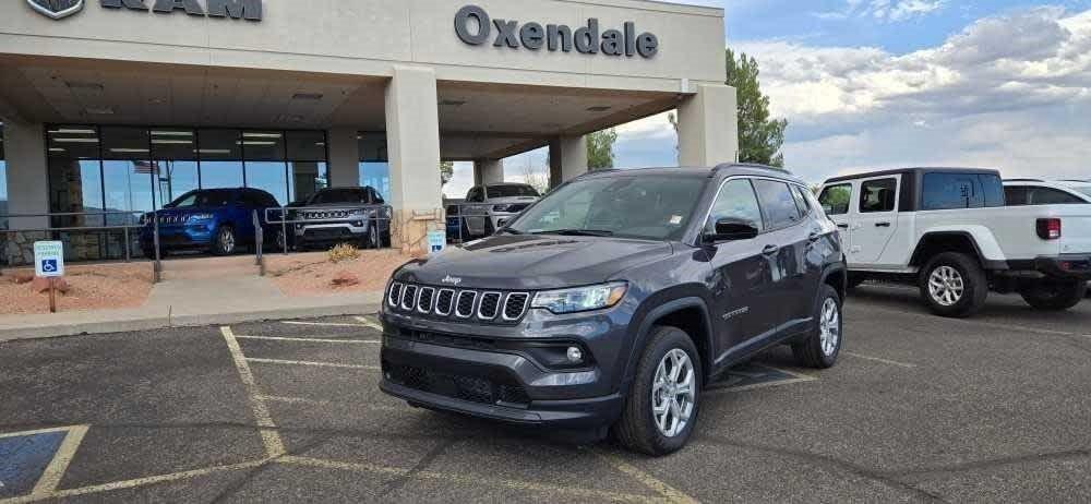 2024 Jeep Compass COMPASS LATITUDE 4X4