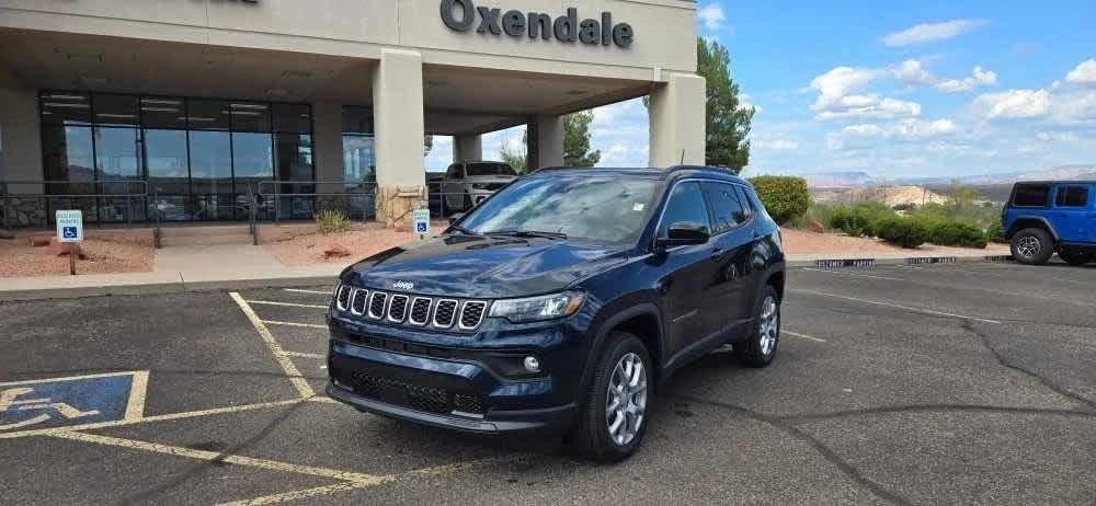 2024 Jeep Compass COMPASS LATITUDE LUX 4X4