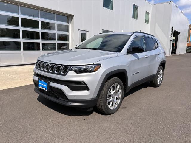 2024 Jeep Compass COMPASS LATITUDE LUX 4X4