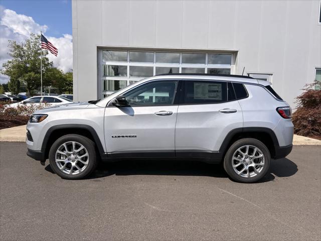 2024 Jeep Compass COMPASS LATITUDE LUX 4X4