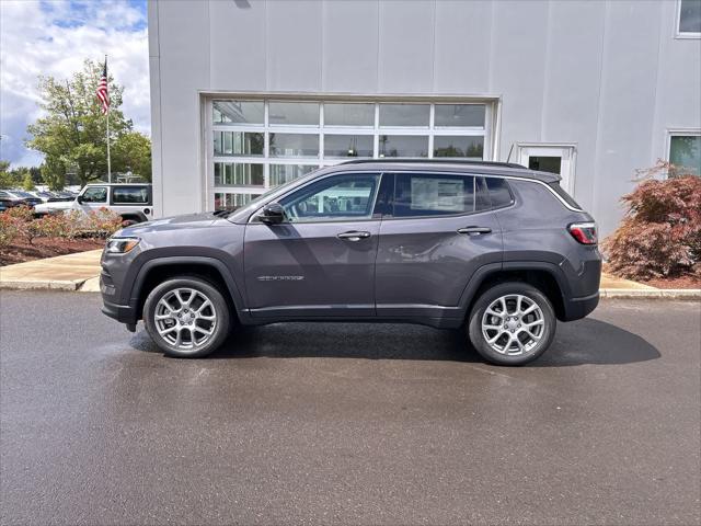 2024 Jeep Compass COMPASS LATITUDE LUX 4X4