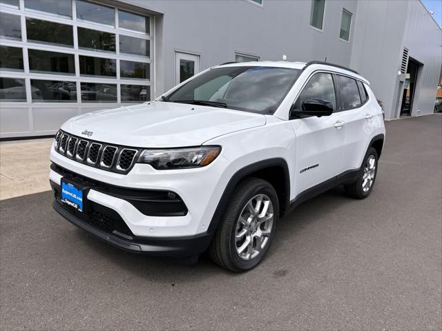 2024 Jeep Compass COMPASS LATITUDE LUX 4X4