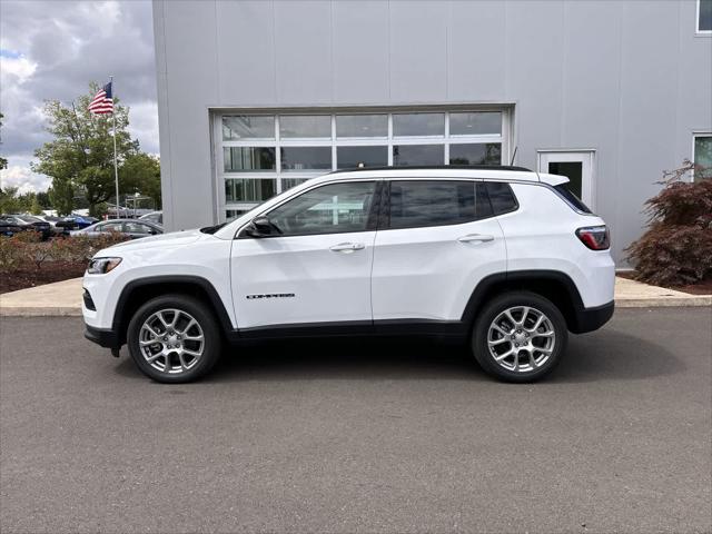 2024 Jeep Compass COMPASS LATITUDE LUX 4X4