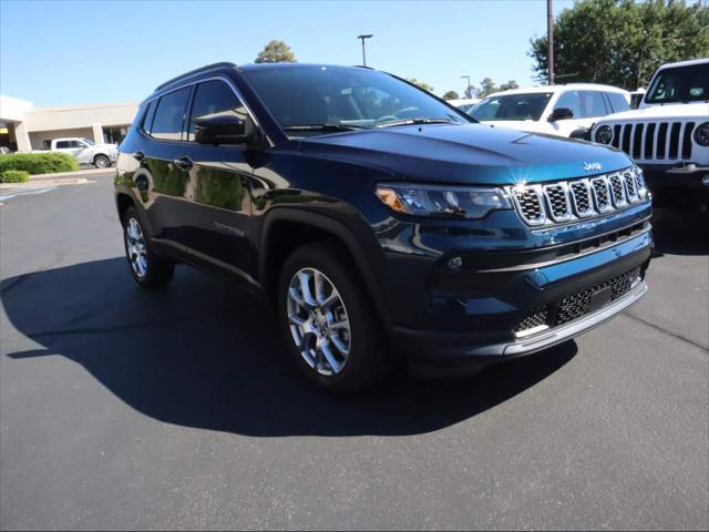 2024 Jeep Compass COMPASS LATITUDE LUX 4X4