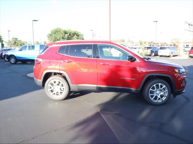 2024 Jeep Compass COMPASS LATITUDE LUX 4X4