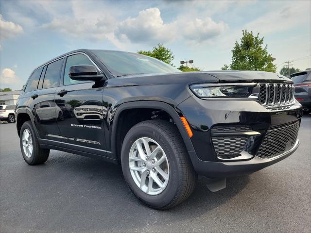 2024 Jeep Grand Cherokee GRAND CHEROKEE LAREDO X 4X4