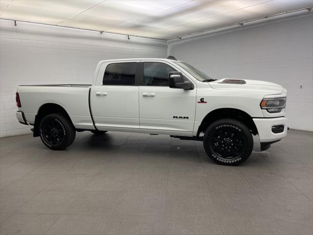 2024 RAM Ram 3500 RAM 3500 LARAMIE CREW CAB 4X4 64 BOX