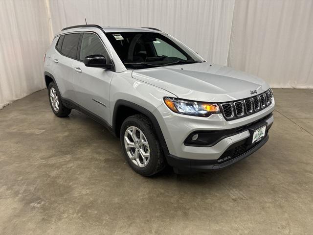 2024 Jeep Compass COMPASS LATITUDE 4X4