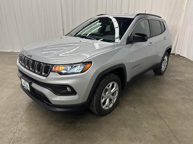 2024 Jeep Compass COMPASS LATITUDE 4X4