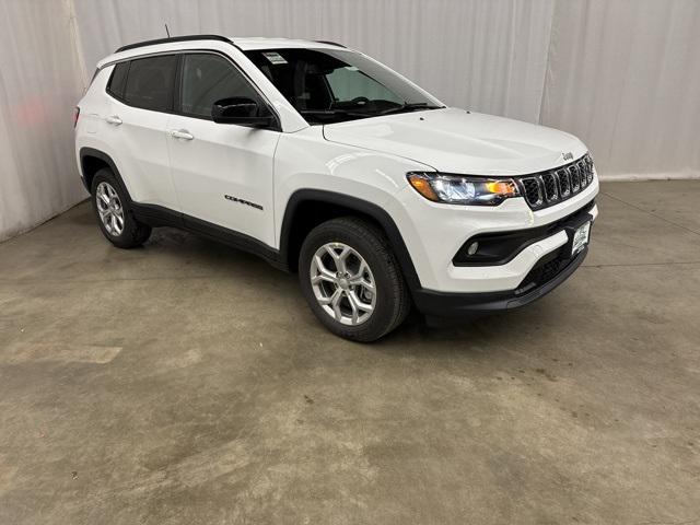 2024 Jeep Compass COMPASS LATITUDE 4X4