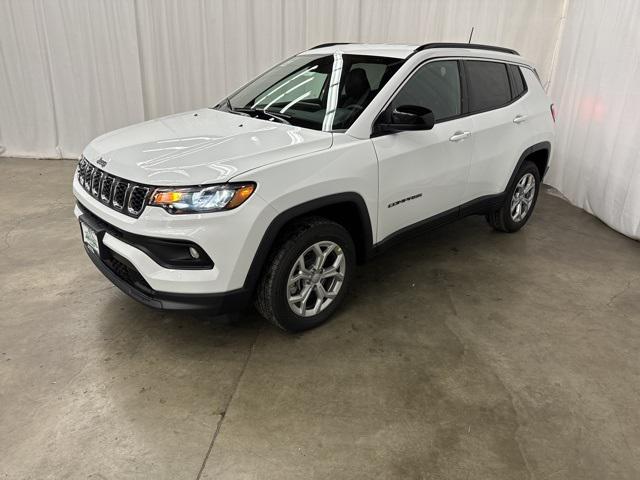 2024 Jeep Compass COMPASS LATITUDE 4X4