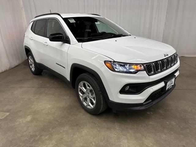 2024 Jeep Compass COMPASS LATITUDE 4X4