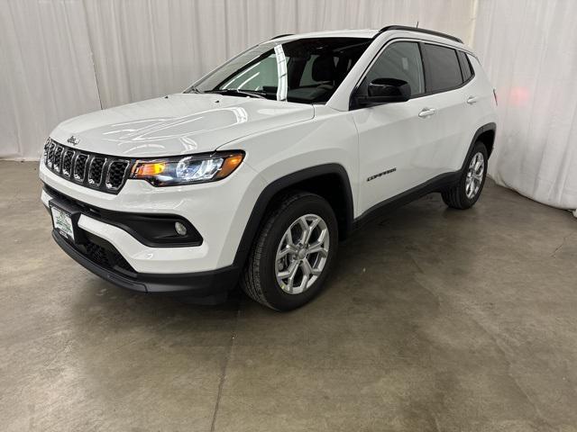 2024 Jeep Compass COMPASS LATITUDE 4X4