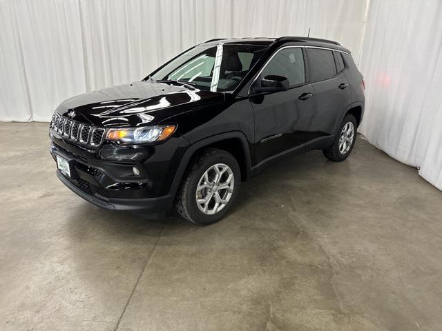 2024 Jeep Compass COMPASS LATITUDE 4X4