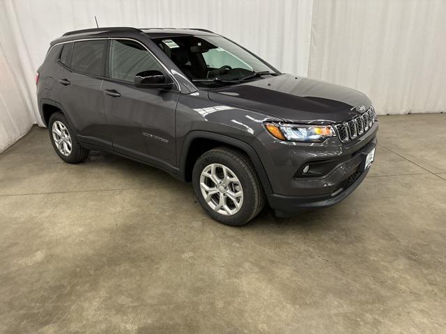 2024 Jeep Compass COMPASS LATITUDE 4X4