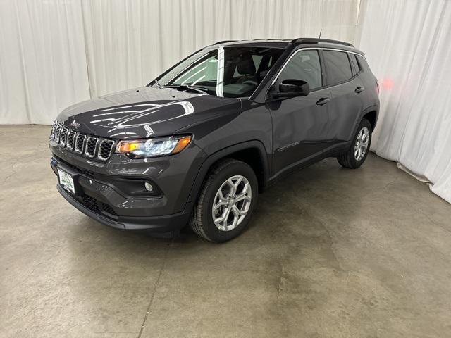 2024 Jeep Compass COMPASS LATITUDE 4X4