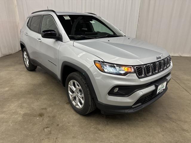 2024 Jeep Compass COMPASS LATITUDE 4X4