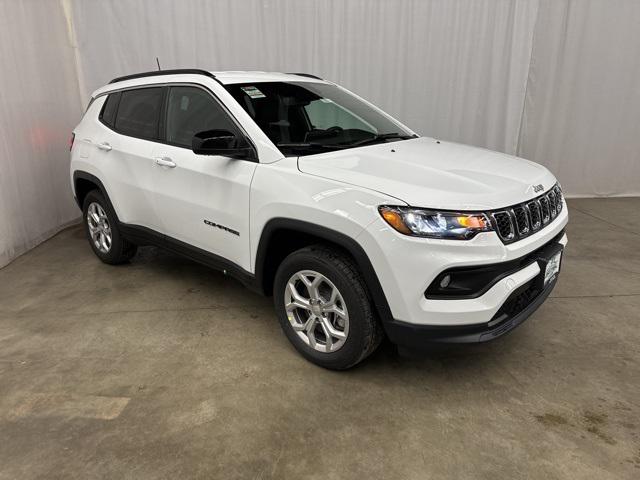 2024 Jeep Compass COMPASS LATITUDE 4X4