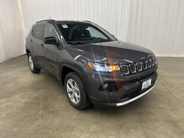 2024 Jeep Compass COMPASS LATITUDE 4X4