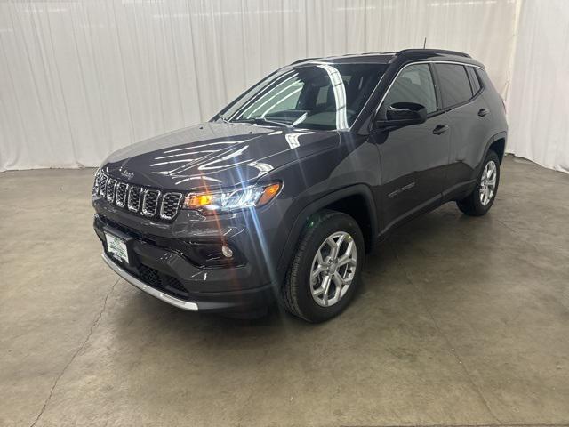 2024 Jeep Compass COMPASS LATITUDE 4X4