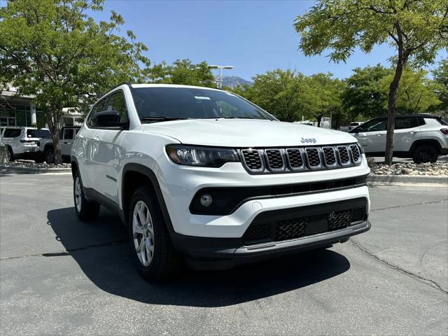 2024 Jeep Compass COMPASS LATITUDE 4X4