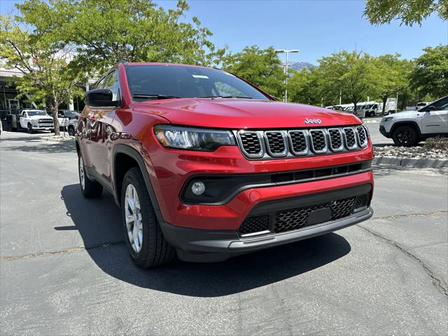 2024 Jeep Compass COMPASS LATITUDE 4X4