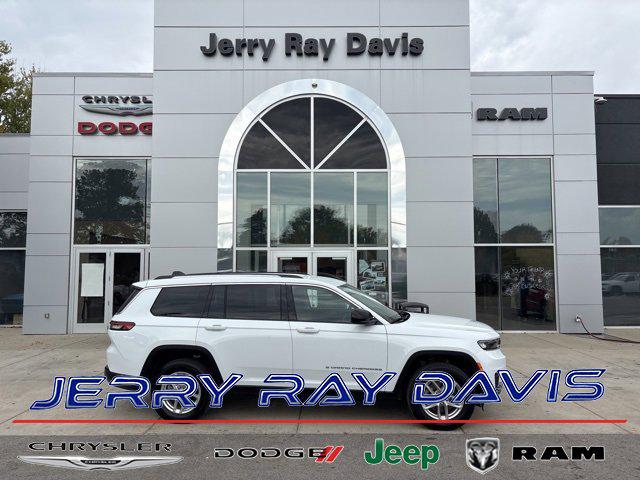 2023 Jeep Grand Cherokee L Laredo 4x2