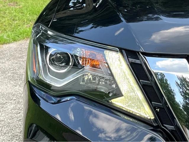 2018 Nissan Pathfinder Platinum