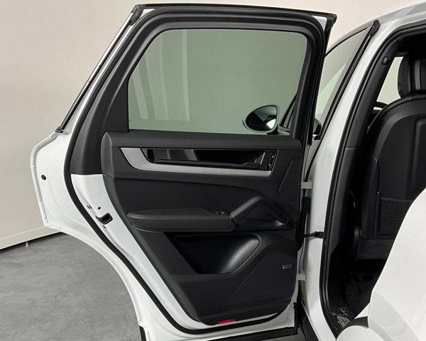 2024 Porsche Cayenne AWD