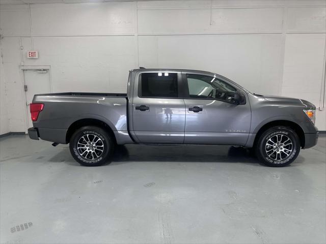 2022 Nissan TITAN Crew Cab SV 4x2