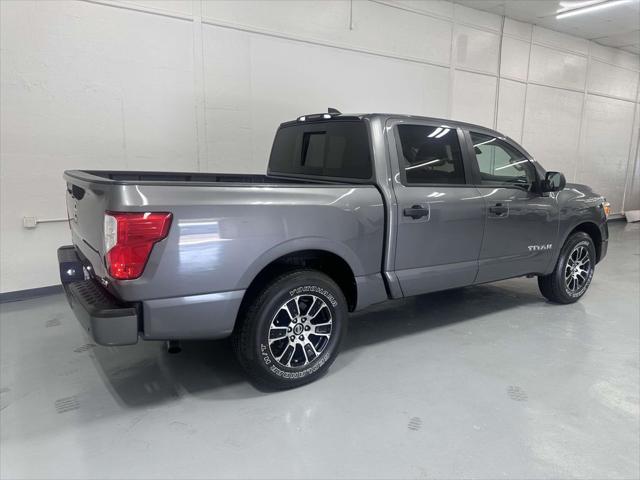 2022 Nissan TITAN Crew Cab SV 4x2