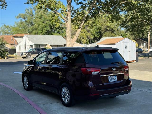 2015 Kia Sedona LX