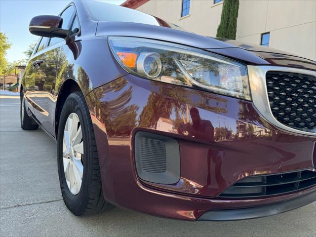 2015 Kia Sedona LX