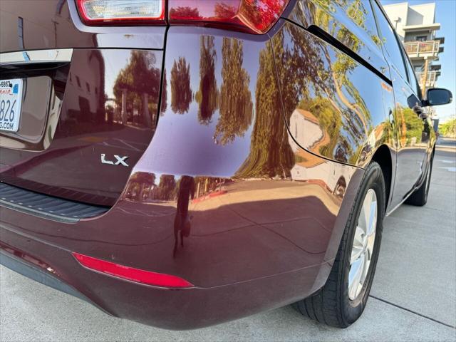 2015 Kia Sedona LX