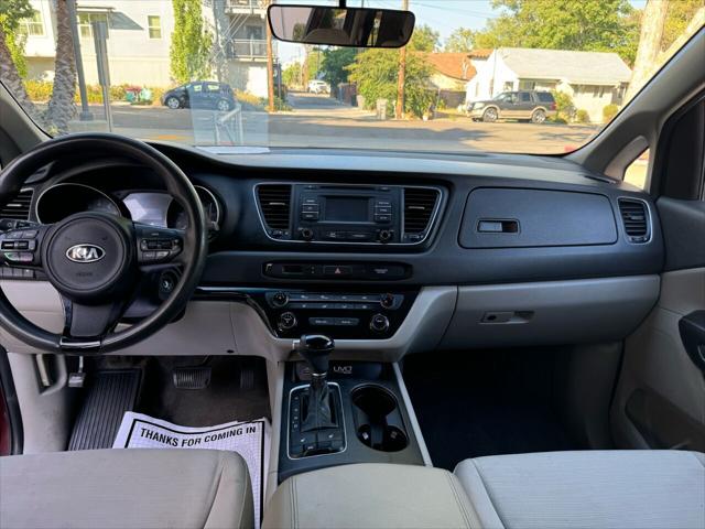 2015 Kia Sedona LX