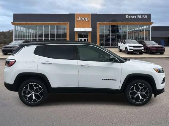 2024 Jeep Compass COMPASS LIMITED 4X4