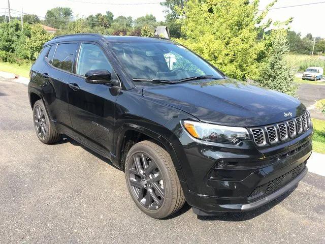 2024 Jeep Compass COMPASS LIMITED 4X4