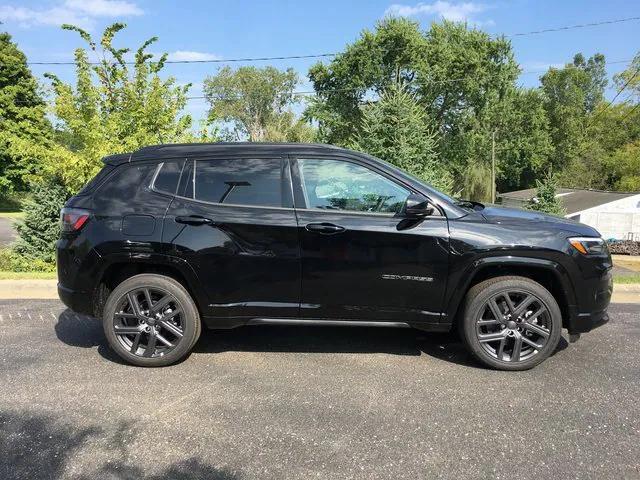 2024 Jeep Compass COMPASS LIMITED 4X4