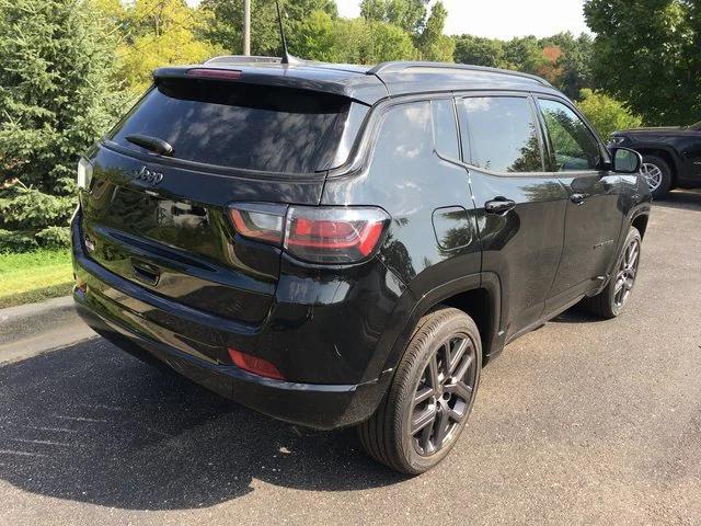 2024 Jeep Compass COMPASS LIMITED 4X4