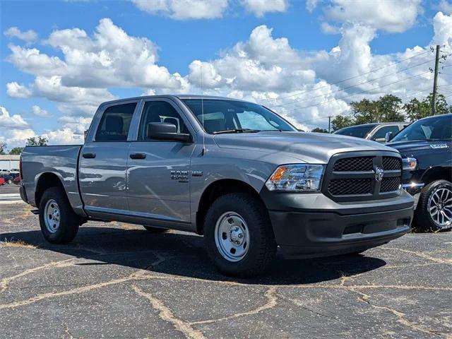 2024 RAM Ram 1500 Classic RAM 1500 CLASSIC TRADESMAN CREW CAB 4X4 57 BOX