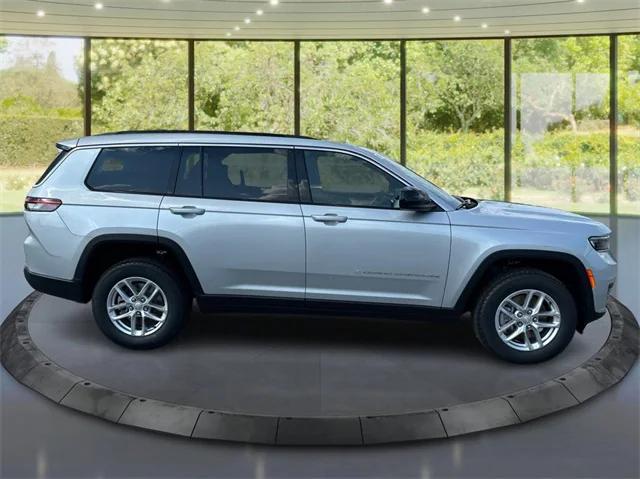 2024 Jeep Grand Cherokee GRAND CHEROKEE L LAREDO X 4X4