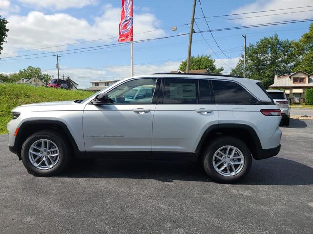 2024 Jeep Grand Cherokee GRAND CHEROKEE LAREDO X 4X4