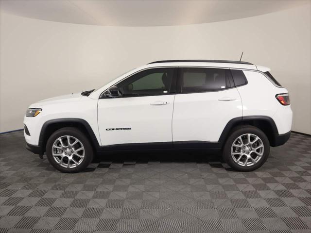 2024 Jeep Compass COMPASS LATITUDE LUX 4X4