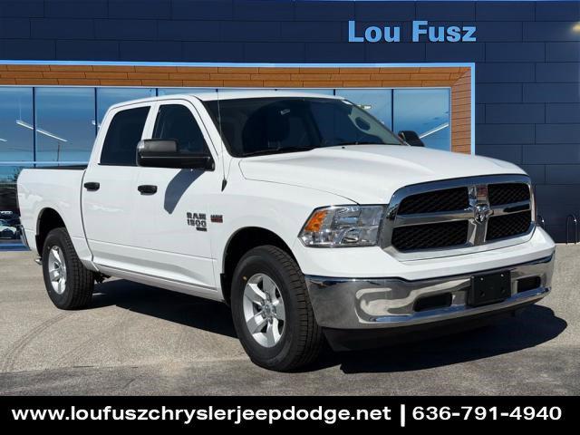 2024 RAM Ram 1500 Classic RAM 1500 CLASSIC TRADESMAN CREW CAB 4X4 57 BOX